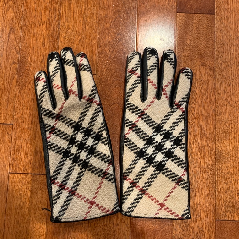 Authentic Burberry gloves